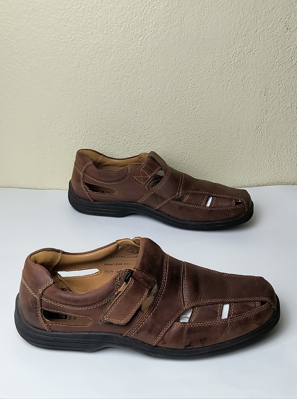 J&M Men's Brown Leather Casual Fisherman Sandals with Cushioned Sole